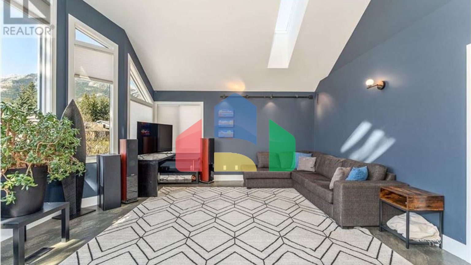 Residential - Single Family Home - Canmore, Canada - Canada