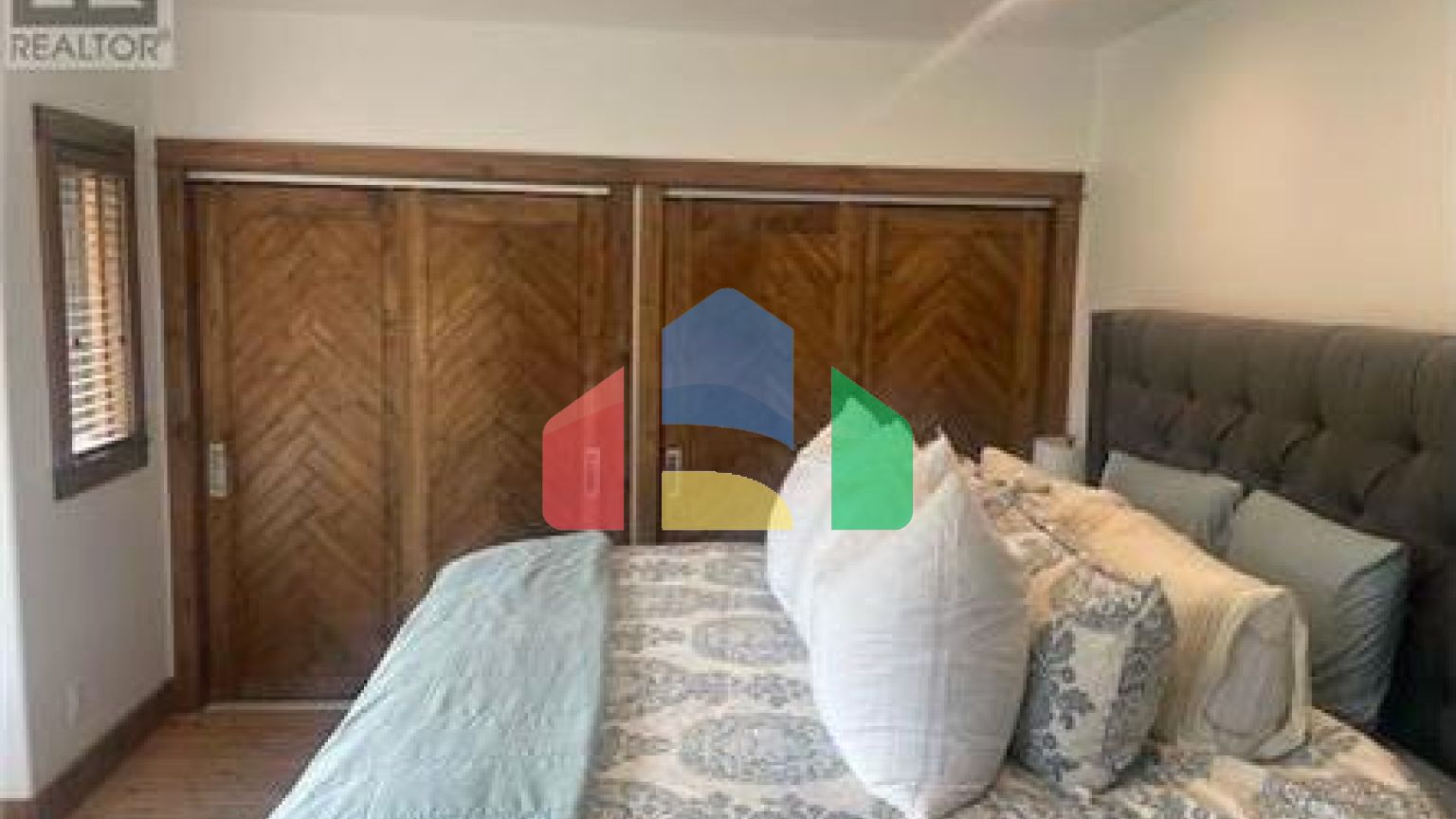 Residential - Single Family Home - Canmore, Canada - Canada