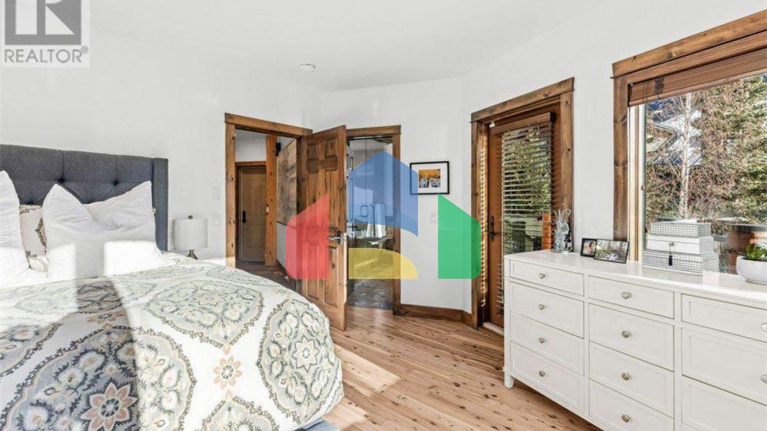 Residential - Single Family Home - Canmore, Canada - Canada