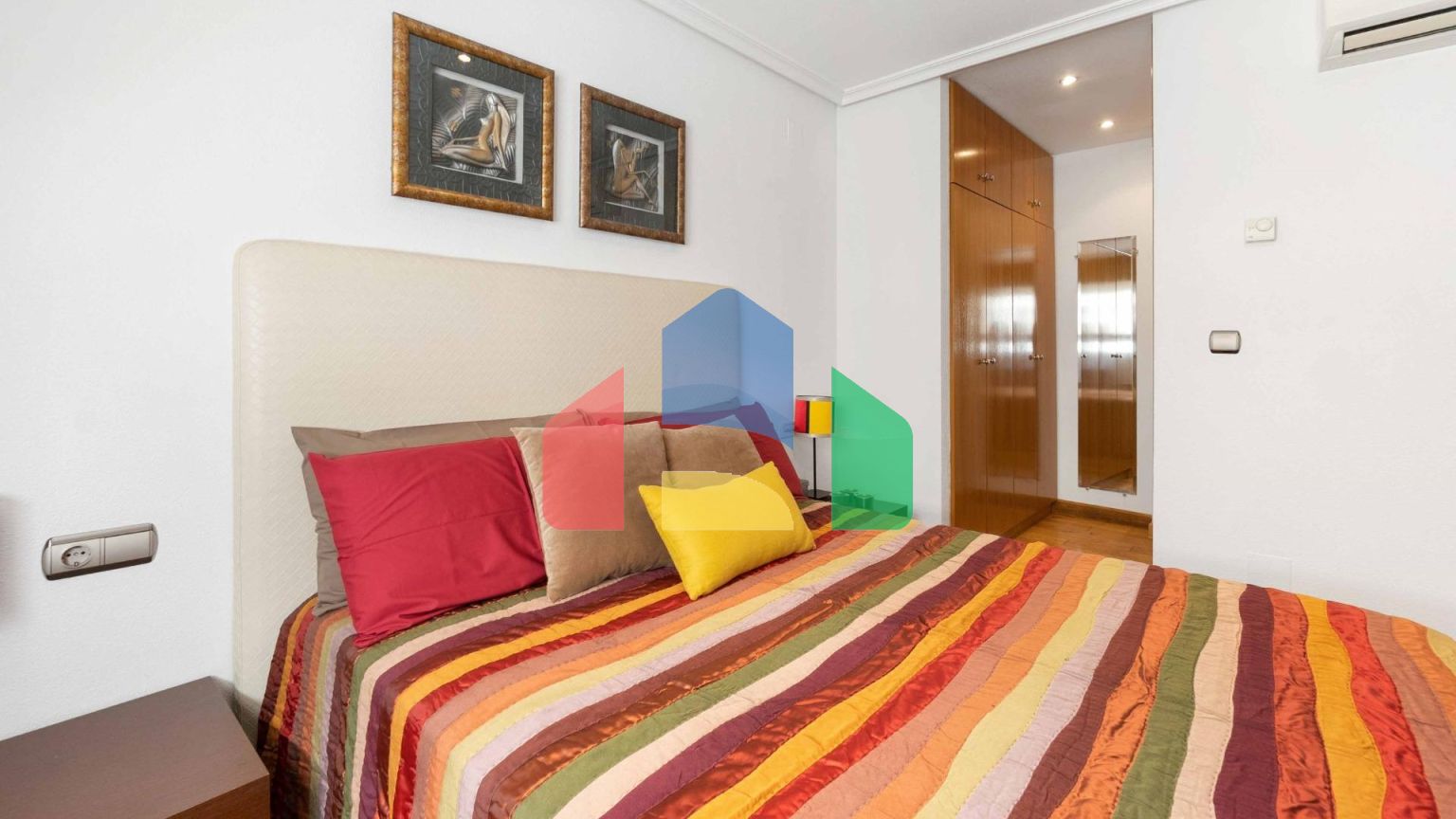 ПЕНТХАУС В ЦЕНТРЕ ТОРРЕВЬЕХЕ. ГАРАЖ+КЛАДОВКА. 3 СПАЛЬНИ. 3 ВАННЫЕ КОМНАТЫ. 110 М2.