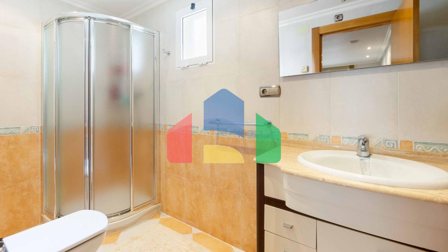 ПЕНТХАУС В ЦЕНТРЕ ТОРРЕВЬЕХЕ. ГАРАЖ+КЛАДОВКА. 3 СПАЛЬНИ. 3 ВАННЫЕ КОМНАТЫ. 110 М2.