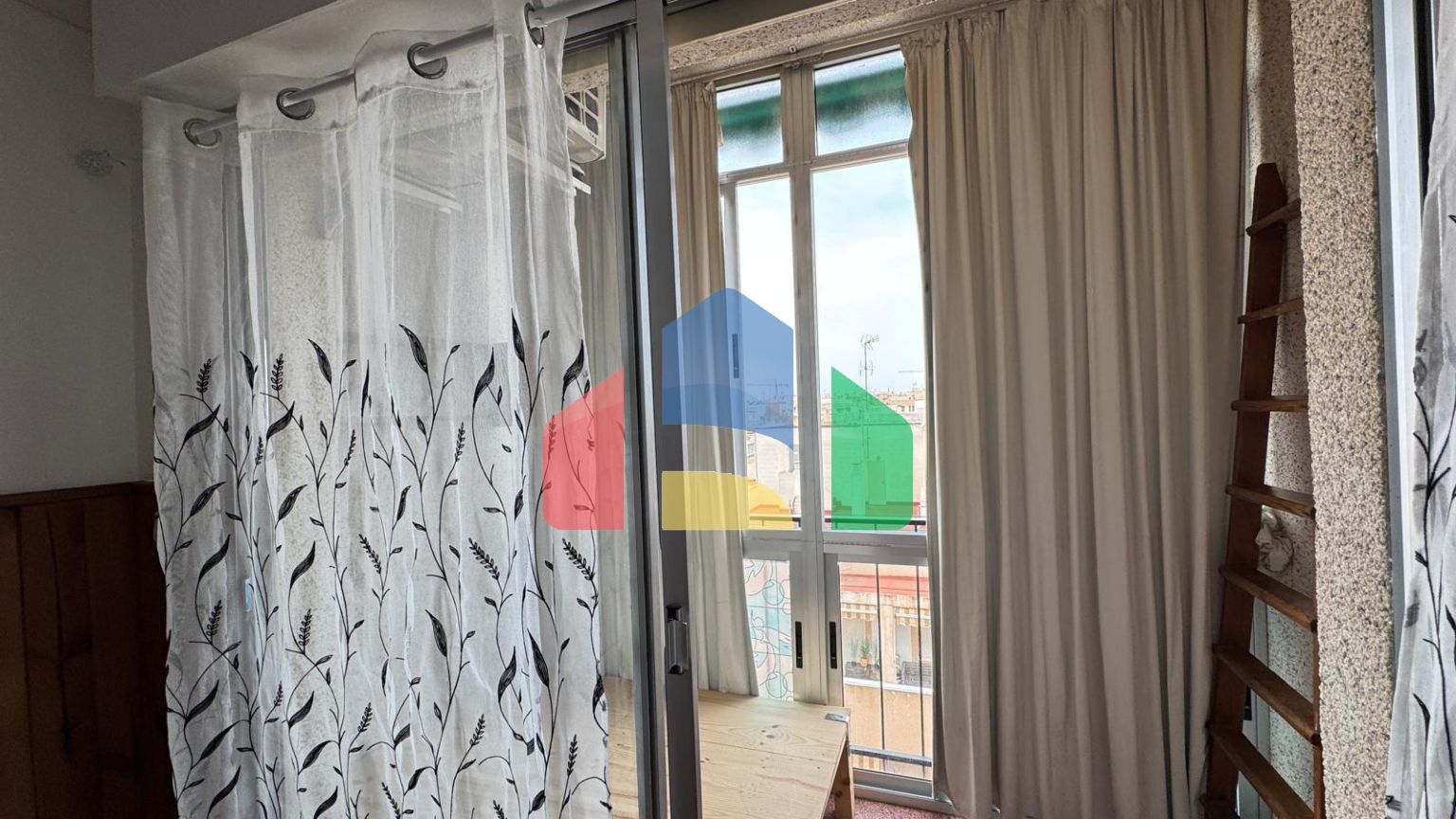 СТУДИЯ В 250 МЕТРАХ ОТ ПЛЯЖА ЛОС ЛОКОС С ПЛОЩАДЪЮ 27 М2. ИДЕАЛЬНО ПОД СДАЧУ.