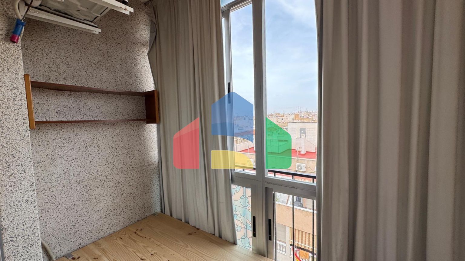 СТУДИЯ В 250 МЕТРАХ ОТ ПЛЯЖА ЛОС ЛОКОС С ПЛОЩАДЪЮ 27 М2. ИДЕАЛЬНО ПОД СДАЧУ.