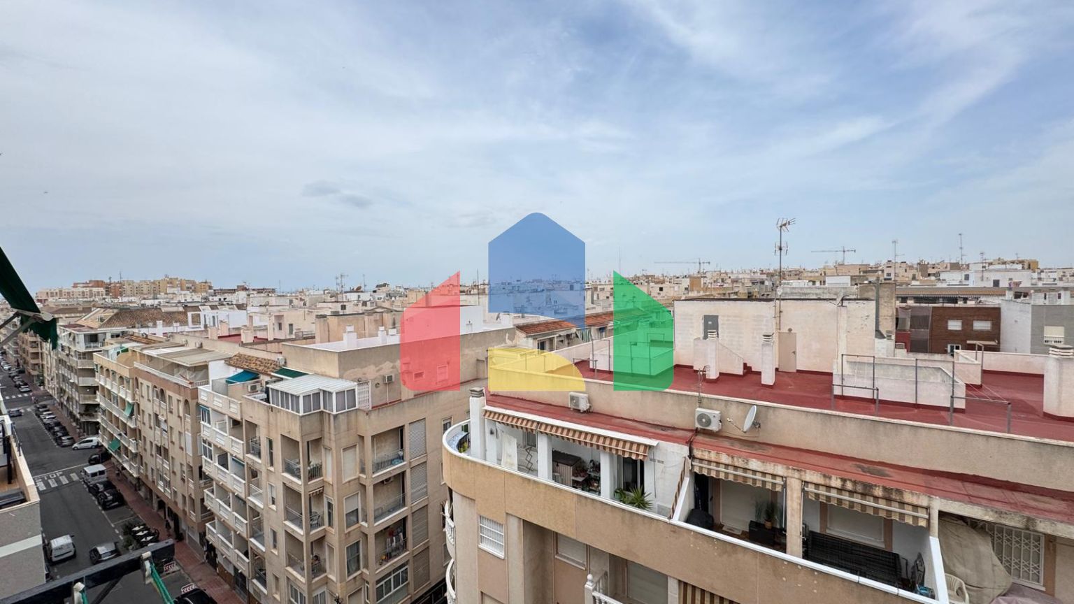 СТУДИЯ В 250 МЕТРАХ ОТ ПЛЯЖА ЛОС ЛОКОС С ПЛОЩАДЪЮ 27 М2. ИДЕАЛЬНО ПОД СДАЧУ.