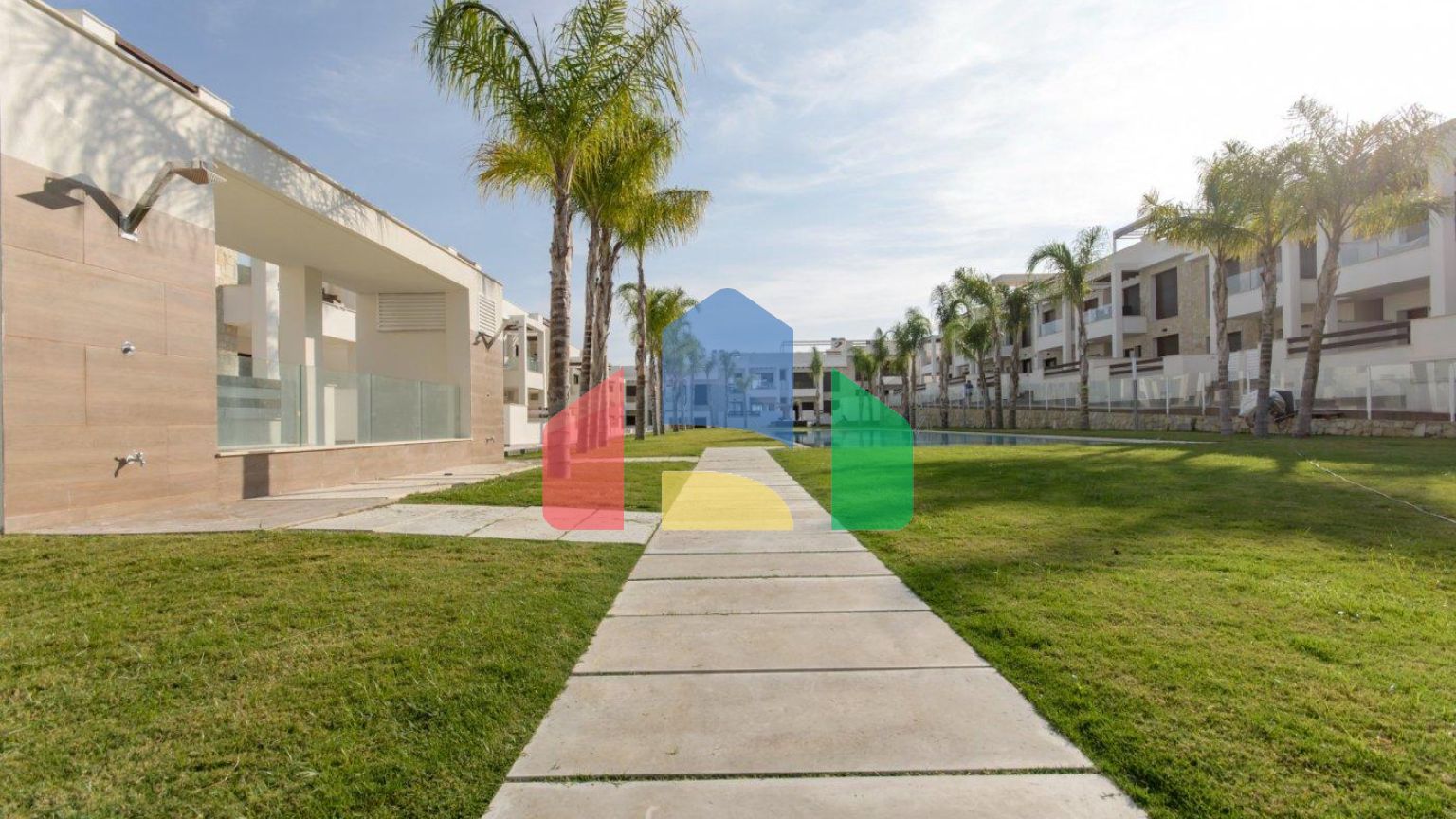 НОВЫЙ ЖИЛОЙ КОМПЛЕКС С БУНГАЛО В ЛОС БАЛКОНЕС, ТОРРЕВЬЕХА