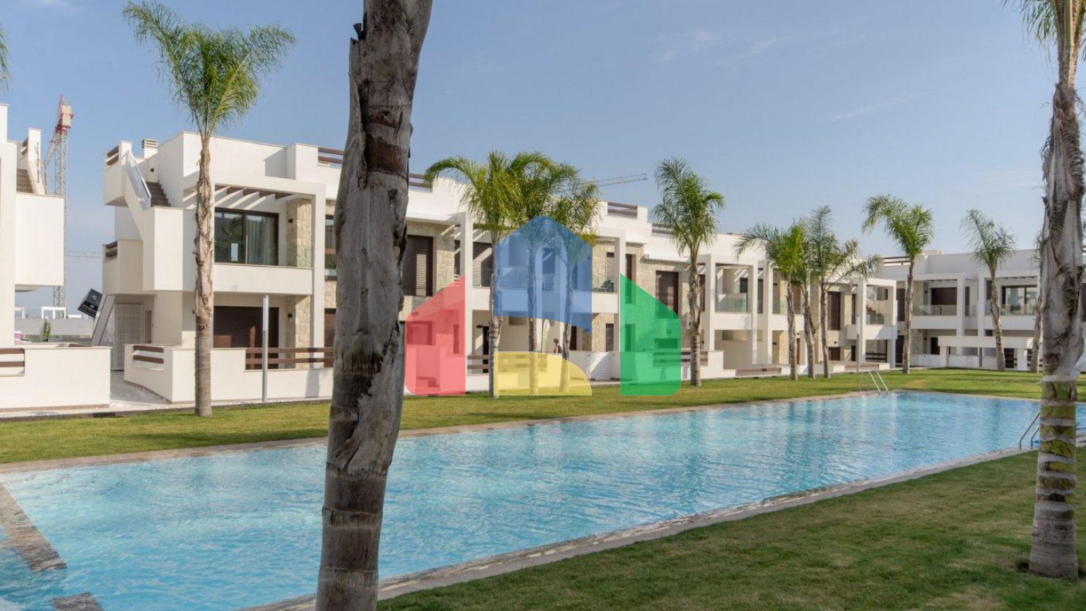 НОВЫЙ ЖИЛОЙ КОМПЛЕКС С БУНГАЛО В ЛОС БАЛКОНЕС, ТОРРЕВЬЕХА