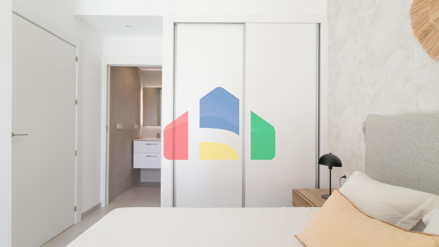 НОВАЯ ЗАКРЫТАЯ УРБАНИЗАЦИЯ В ТОРРЕВЬЕХЕ ВСЕГО В 700 М ОТ ПЛЯЖА