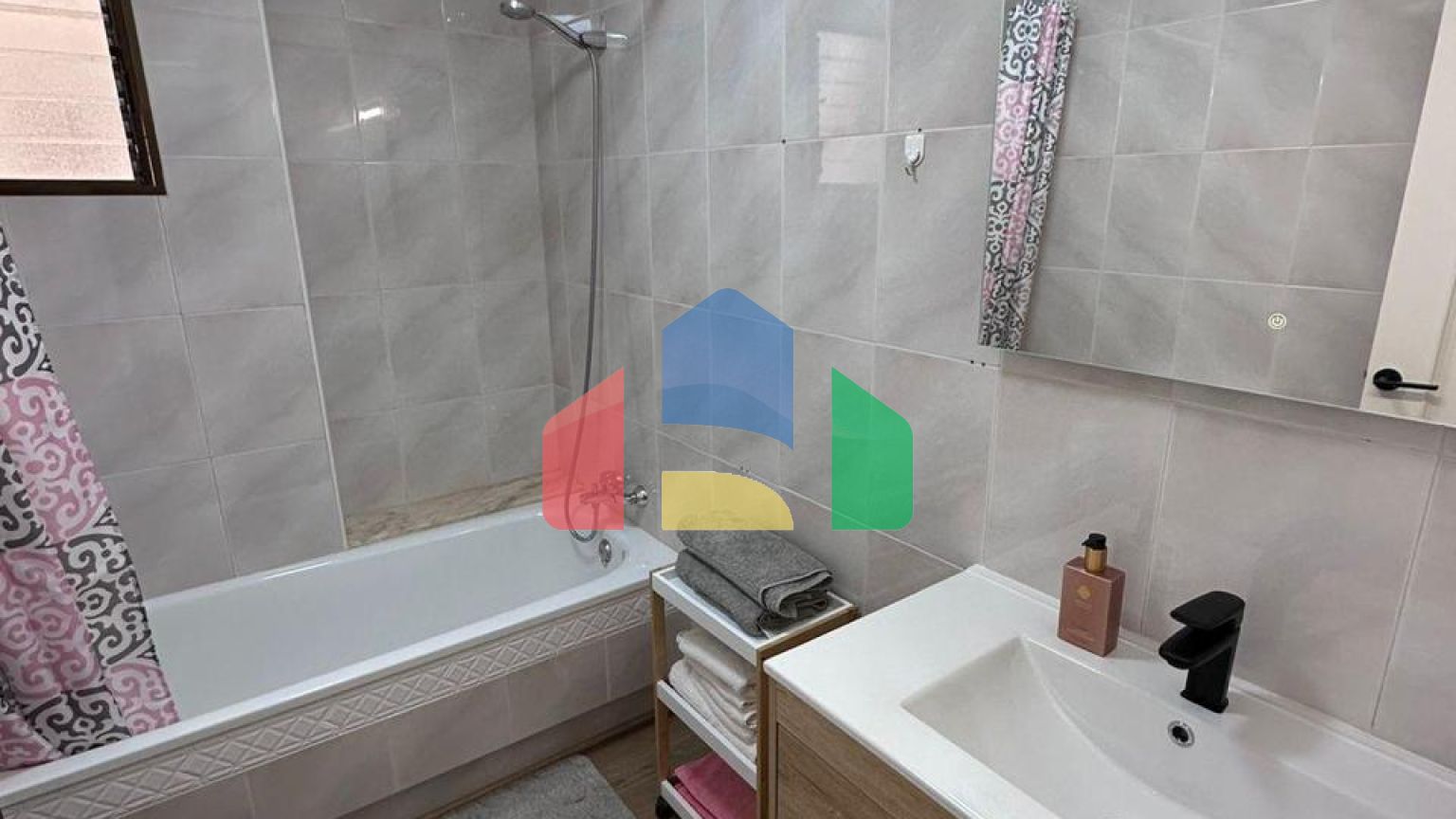 родаётся aпартамент в Торревьехе в районе Playa Del Cura!