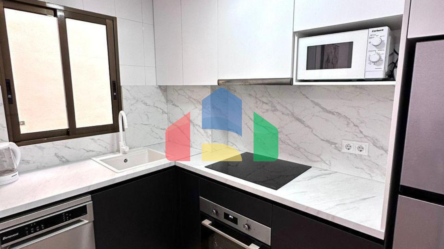 родаётся aпартамент в Торревьехе в районе Playa Del Cura!