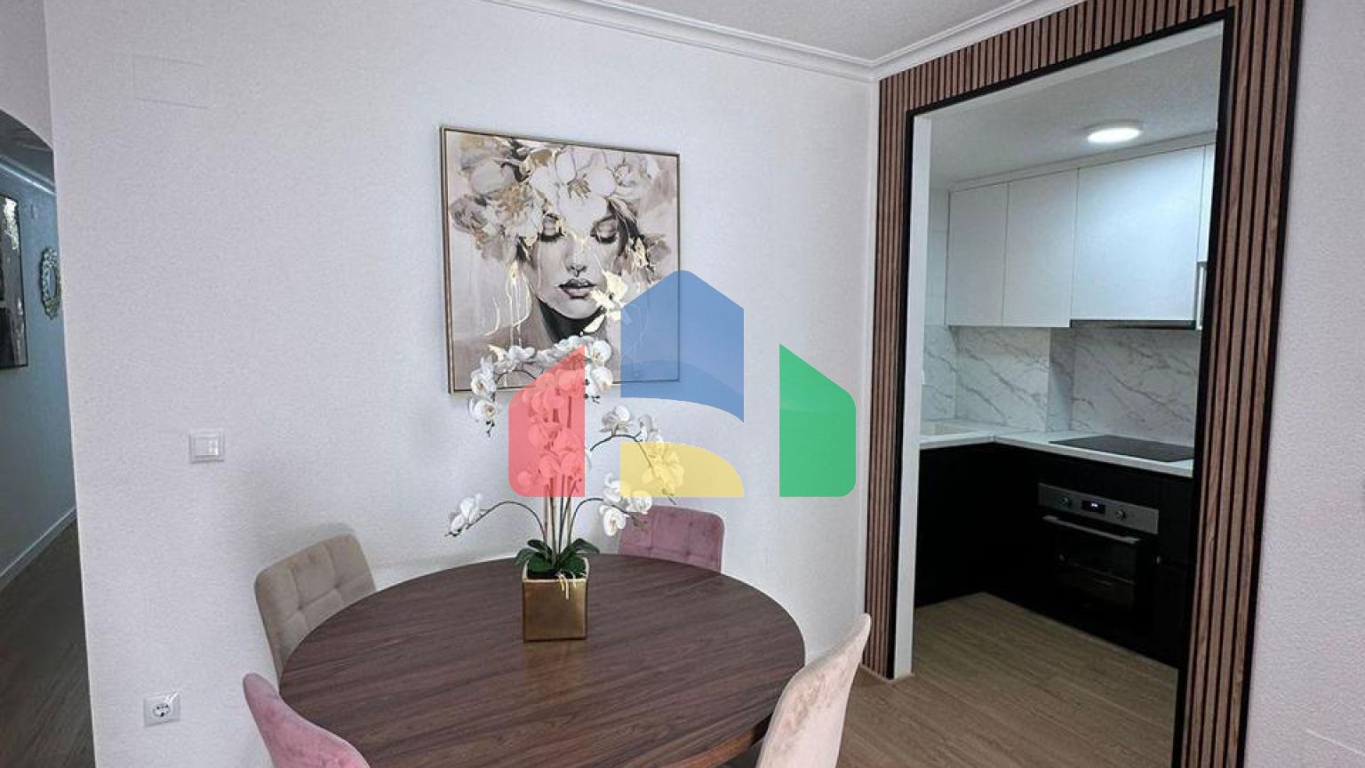 родаётся aпартамент в Торревьехе в районе Playa Del Cura!