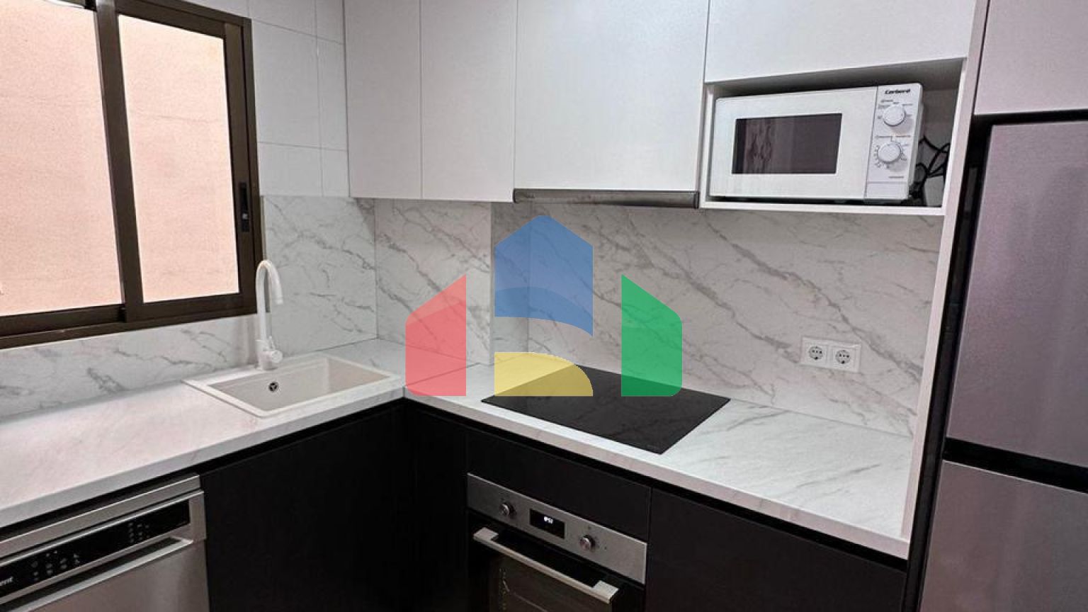 родаётся aпартамент в Торревьехе в районе Playa Del Cura!