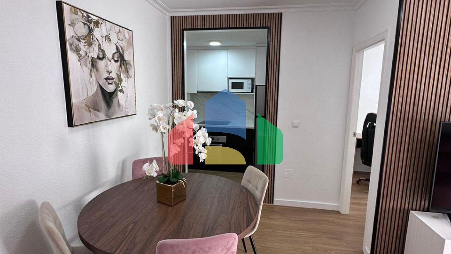 родаётся aпартамент в Торревьехе в районе Playa Del Cura!