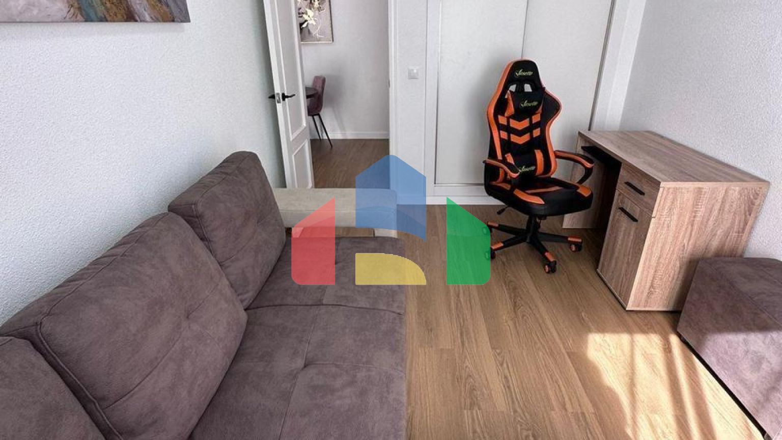 родаётся aпартамент в Торревьехе в районе Playa Del Cura!