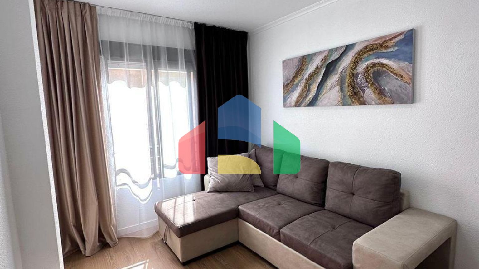 родаётся aпартамент в Торревьехе в районе Playa Del Cura!