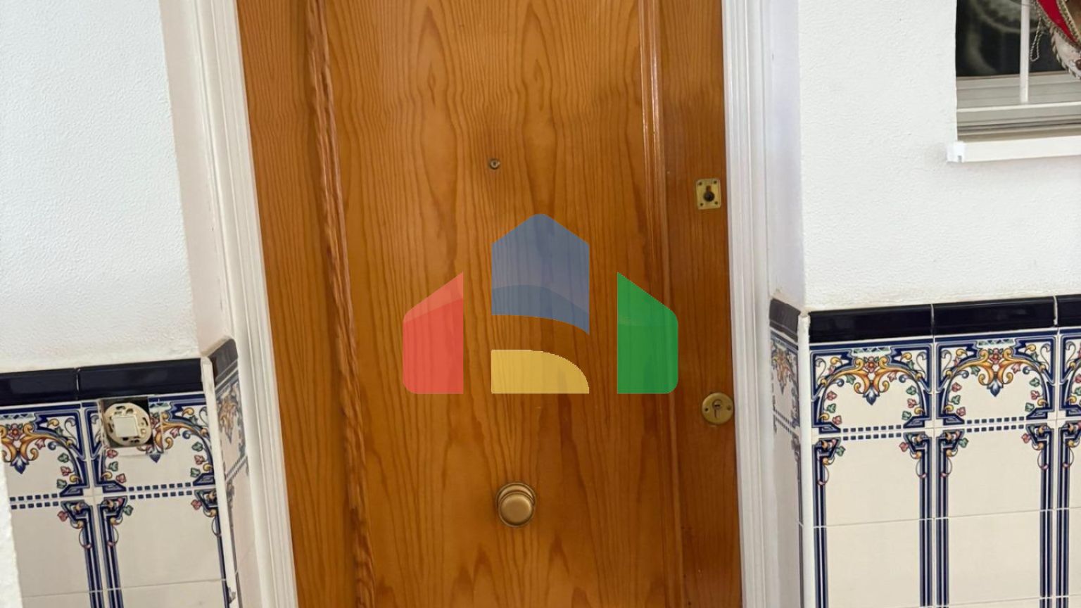 Элегантная резиденция в закрытом комплексе с бассейном и большой террасой