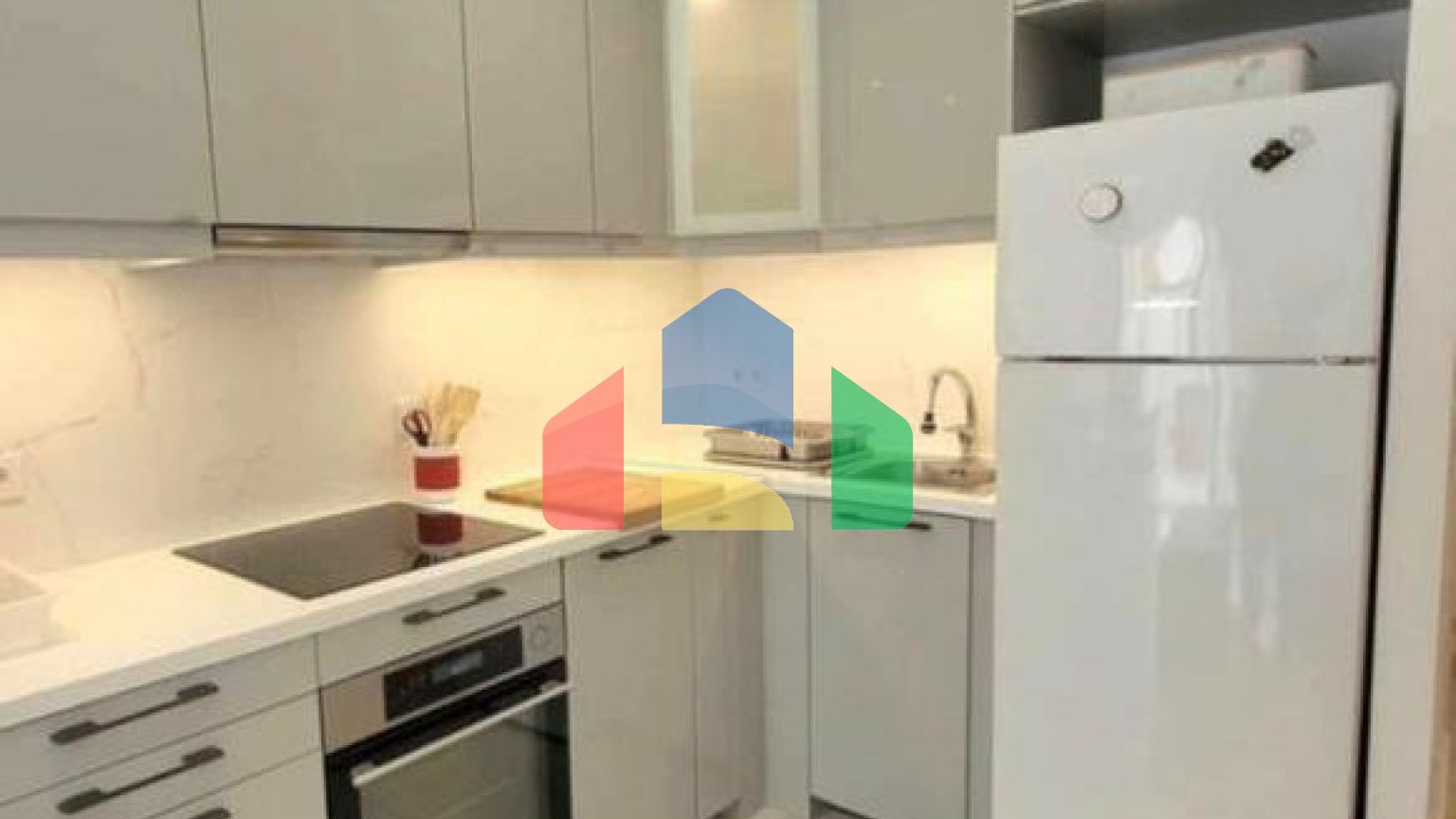 Элегантная резиденция в закрытом комплексе с бассейном и большой террасой