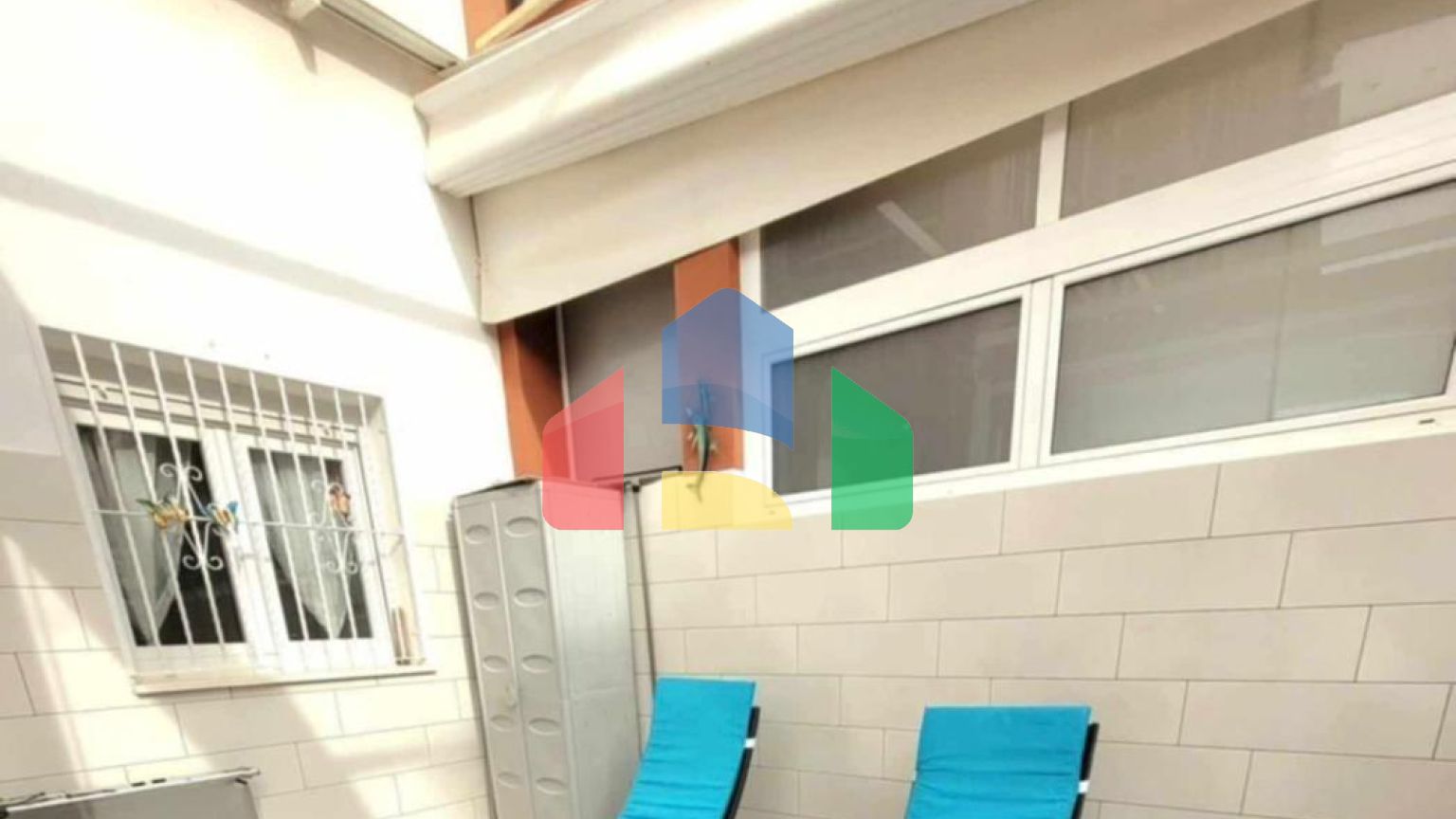 Элегантная резиденция в закрытом комплексе с бассейном и большой террасой