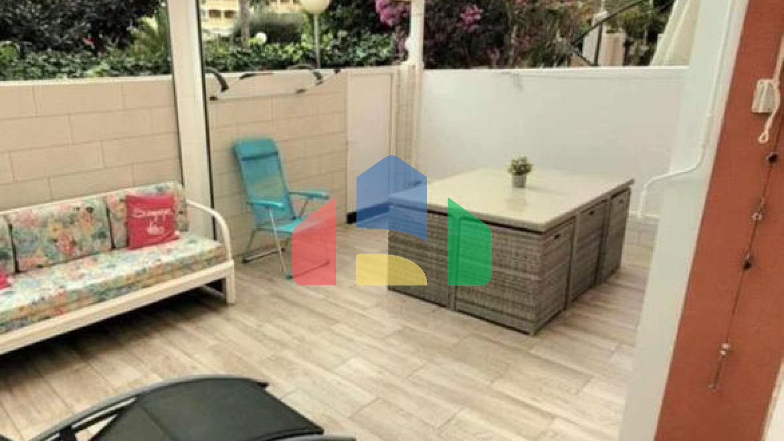 Элегантная резиденция в закрытом комплексе с бассейном и большой террасой