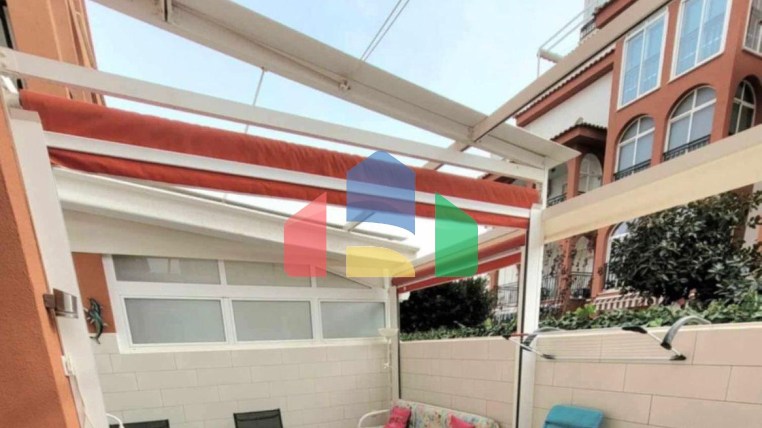 Элегантная резиденция в закрытом комплексе с бассейном и большой террасой