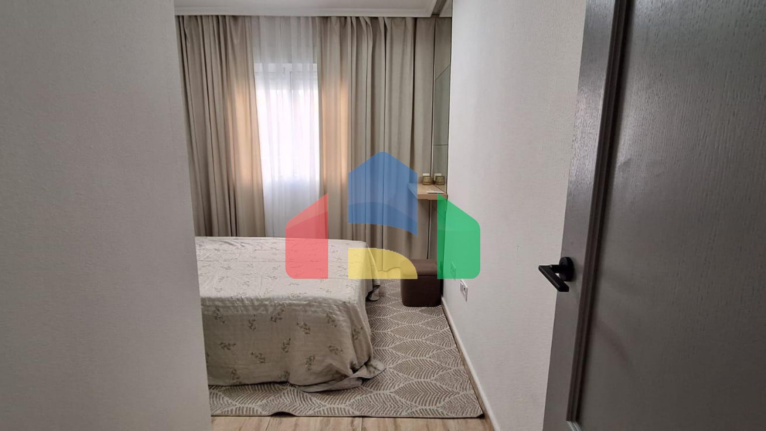 Эксклюзивная квартира с фантастическим дизайном и новым ремонтом: 2спальни, 1ванная,150 м. до пляжа