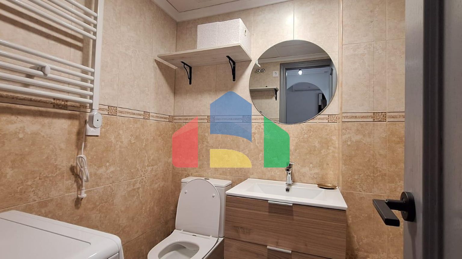 Эксклюзивная квартира с фантастическим дизайном и новым ремонтом: 2спальни, 1ванная,150 м. до пляжа