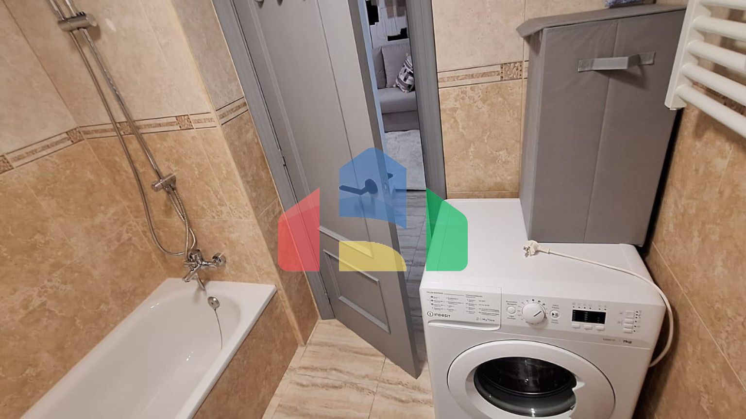 Эксклюзивная квартира с фантастическим дизайном и новым ремонтом: 2спальни, 1ванная,150 м. до пляжа