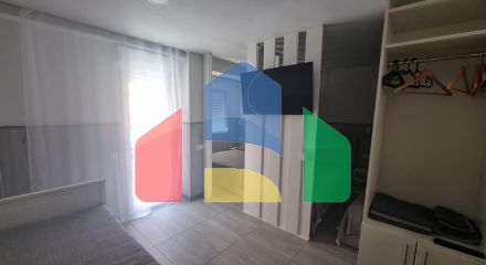 КВАРТИРА ПОСЛЕ РЕМОНТА В 50 МЕТРАХ ОТ ПЛЯЖА. 3 СПАЛЬНИ. 3 ВАННЫЕ КОМНАТЫ. 105 М2. ПОДЕЛЕННАЯ НА ТРИ СТУДИИ.