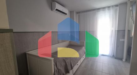 КВАРТИРА ПОСЛЕ РЕМОНТА В 50 МЕТРАХ ОТ ПЛЯЖА. 3 СПАЛЬНИ. 3 ВАННЫЕ КОМНАТЫ. 105 М2. ПОДЕЛЕННАЯ НА ТРИ СТУДИИ.