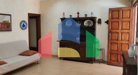 Дом в центре Торревьехи: комфорт и близость к пляжу с тремя спальнями и двумя ванными комнатами