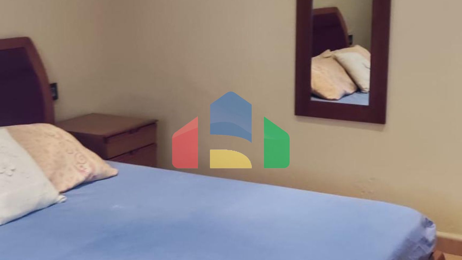 Дом в центре Торревьехи: комфорт и близость к пляжу с тремя спальнями и двумя ванными комнатами