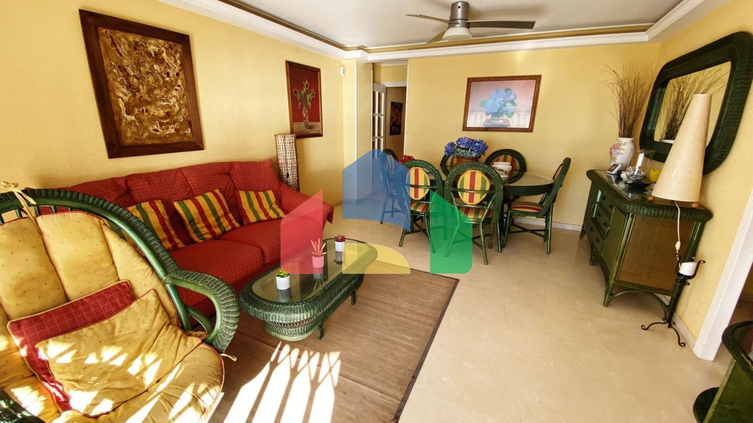 Квартира на первой линии моря, с парко местом