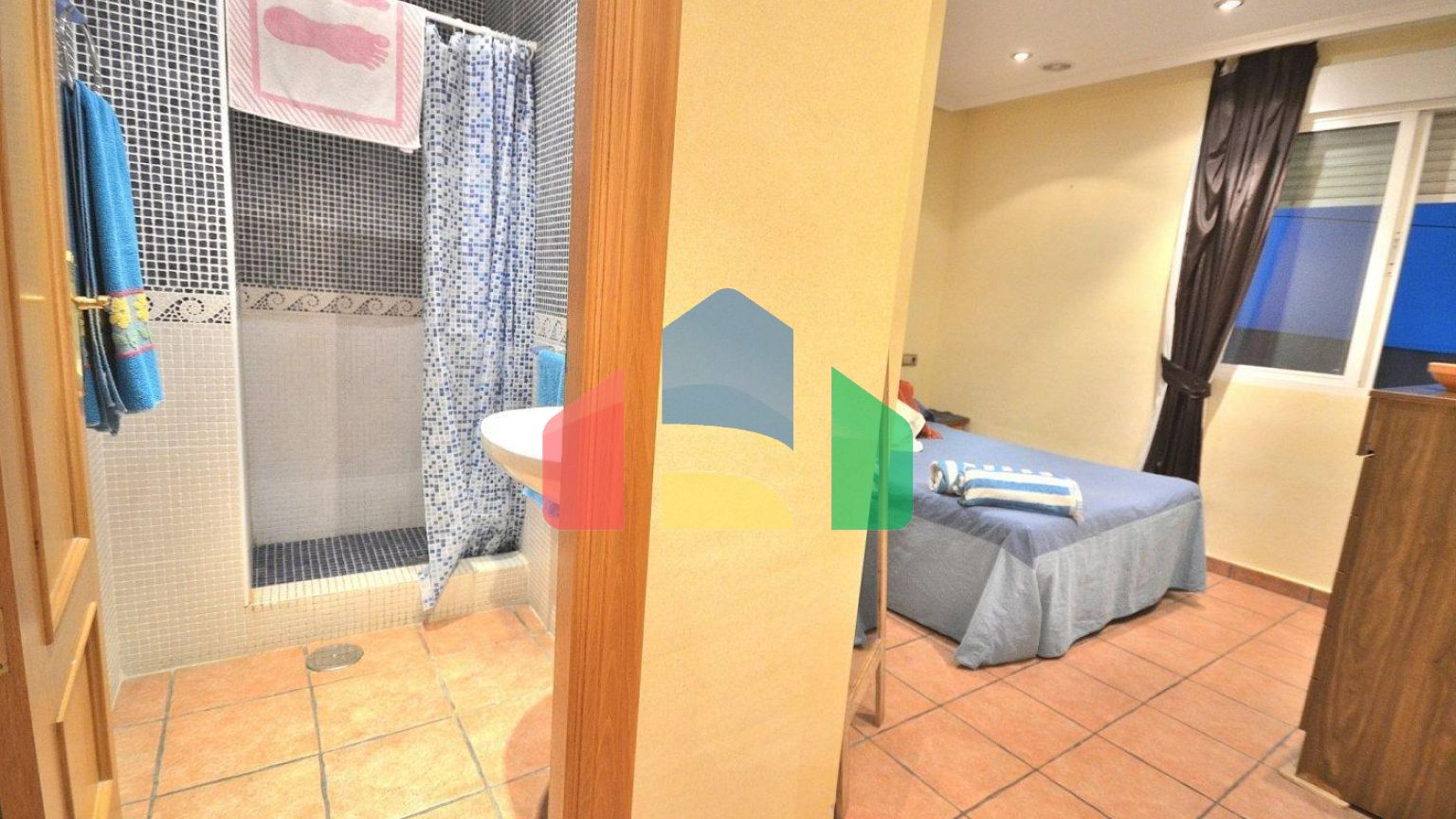 ПЕНТХАУС В ЛУЧШЕМ РАЙОНЕ ТОРРЕВЬЕХЕ. ОГРОМНАЯ ТЕРРАСА. 3 СПАЛЬНИ. 2 ВАННЫЕ КОМНАТЫ.