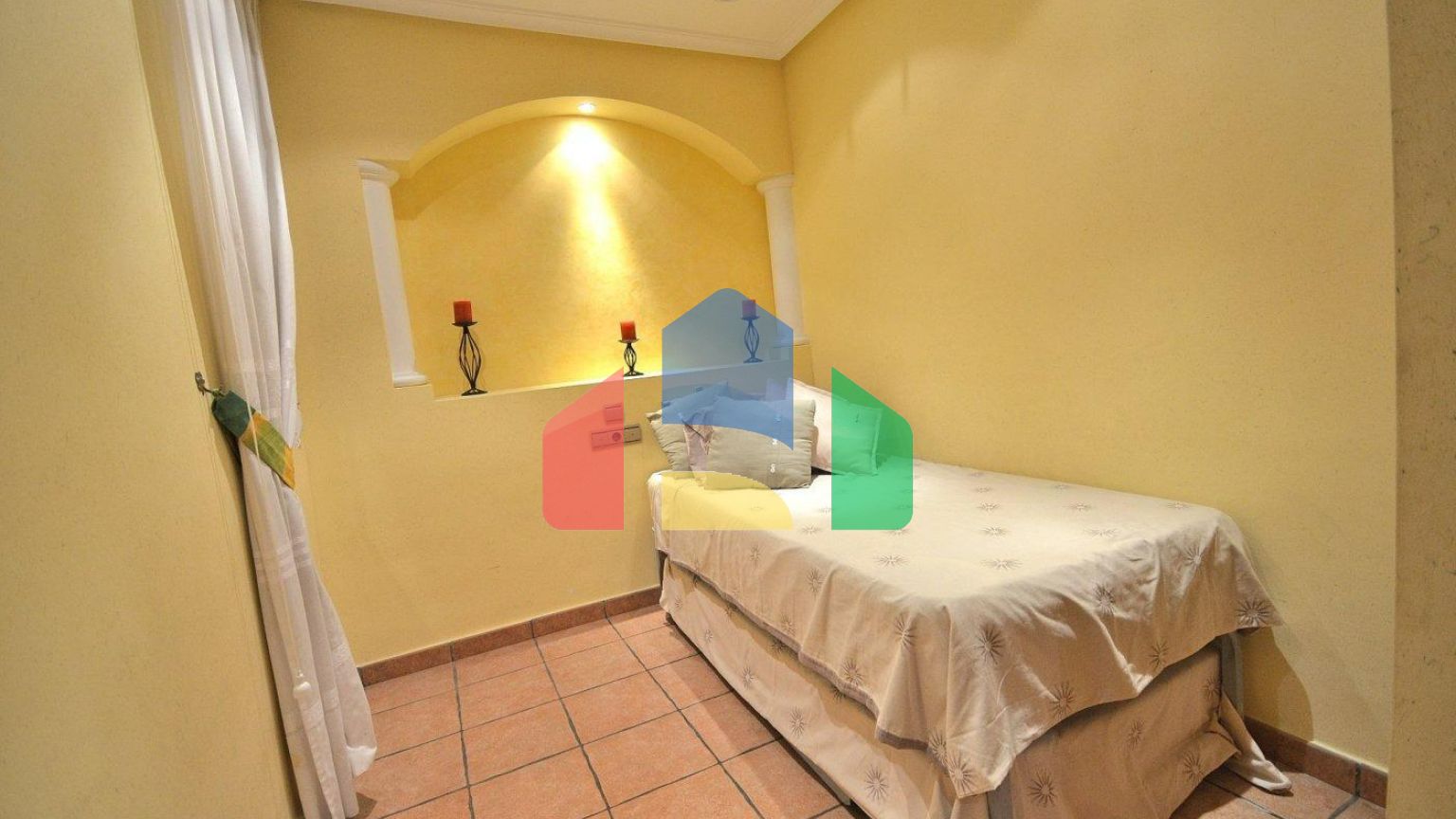 ПЕНТХАУС В ЛУЧШЕМ РАЙОНЕ ТОРРЕВЬЕХЕ. ОГРОМНАЯ ТЕРРАСА. 3 СПАЛЬНИ. 2 ВАННЫЕ КОМНАТЫ.