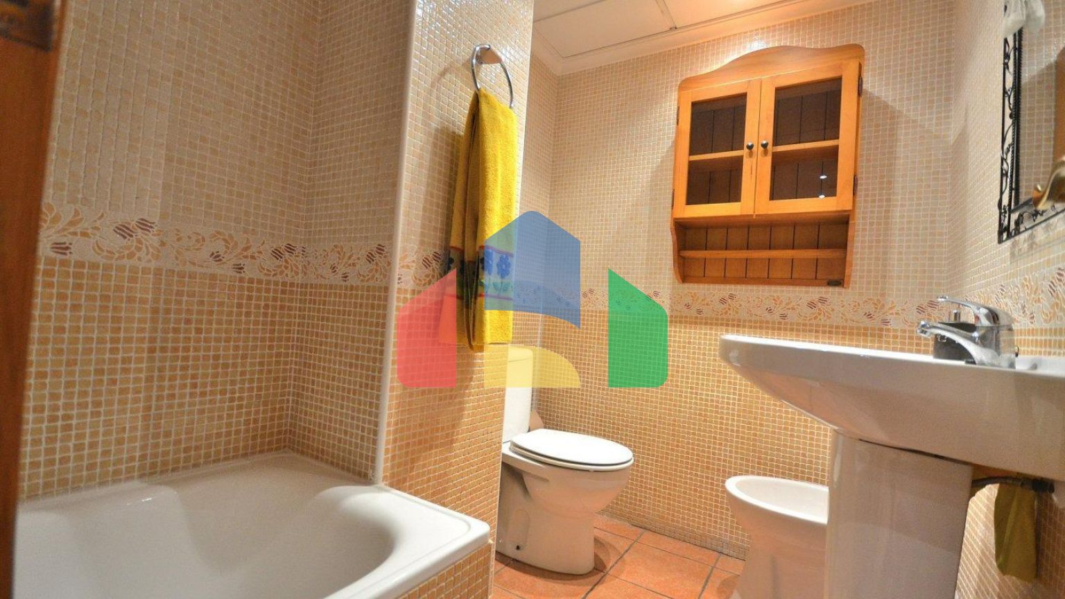 ПЕНТХАУС В ЛУЧШЕМ РАЙОНЕ ТОРРЕВЬЕХЕ. ОГРОМНАЯ ТЕРРАСА. 3 СПАЛЬНИ. 2 ВАННЫЕ КОМНАТЫ.