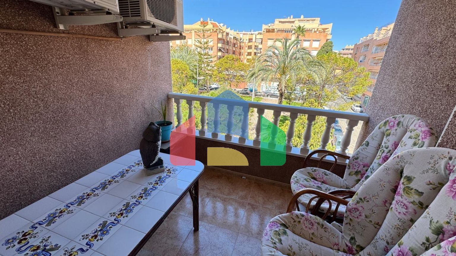 КВАРТИРА В 100 МЕТРАХ ОТ ПЯЖА ДЕЛЬ КУРА. 3 СПАЛЬНИ. 1 ВАННАЯ КОМНАТА. 74 М2.