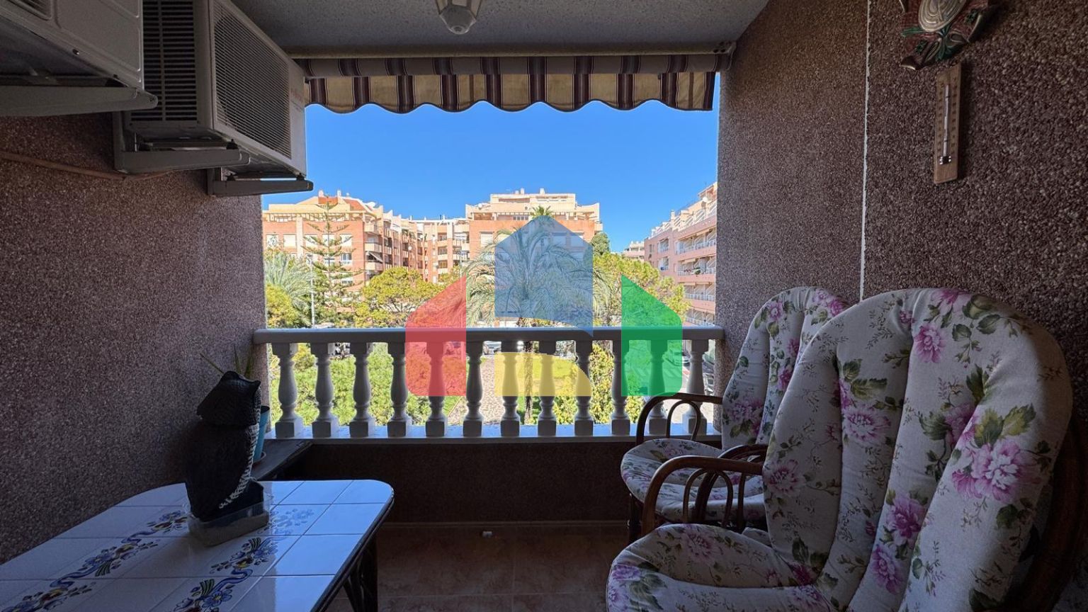 КВАРТИРА В 100 МЕТРАХ ОТ ПЯЖА ДЕЛЬ КУРА. 3 СПАЛЬНИ. 1 ВАННАЯ КОМНАТА. 74 М2.