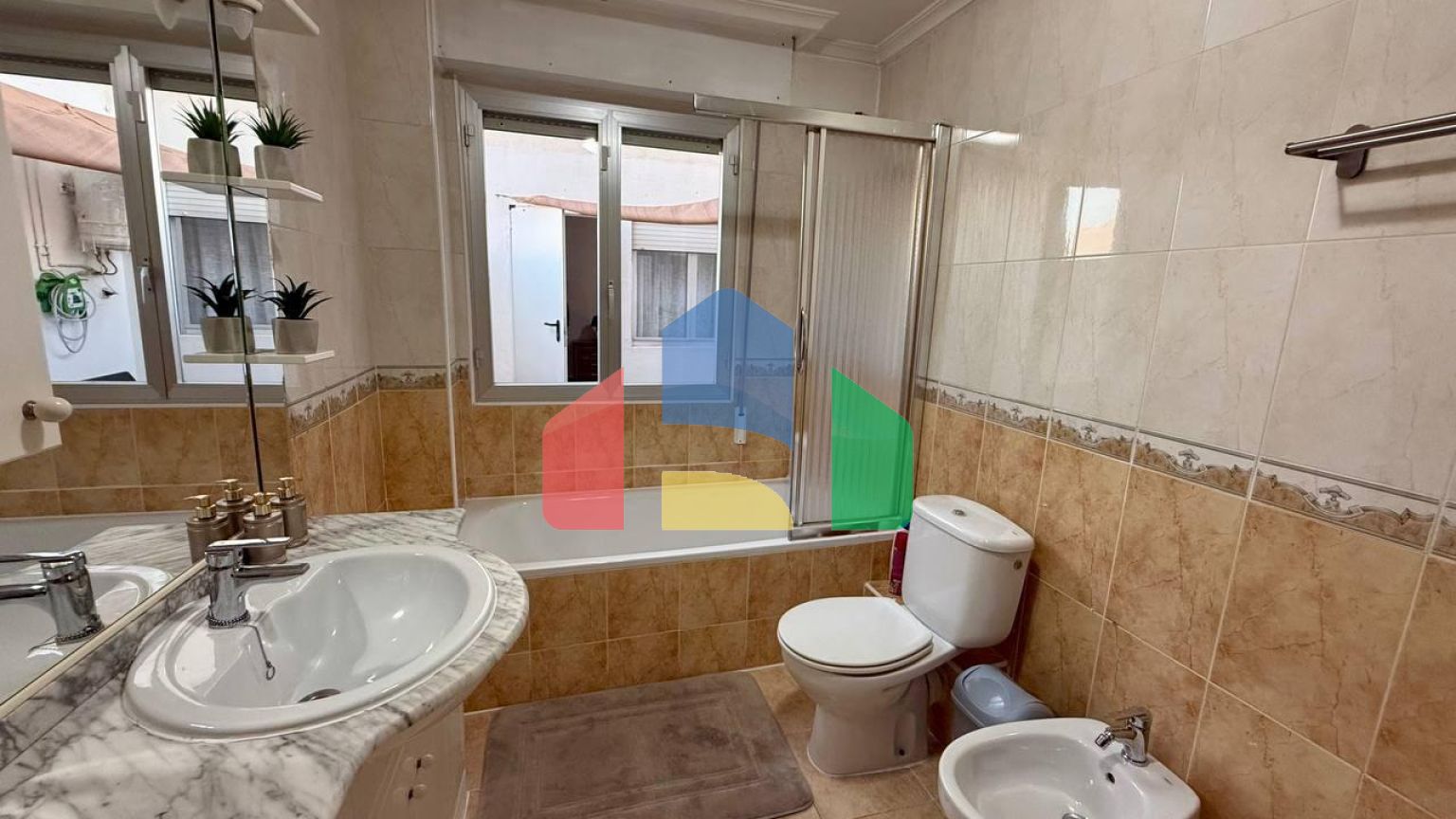 Эксклюзивная квартира с 2 спальнями и 3 террасами — Ref A10245.