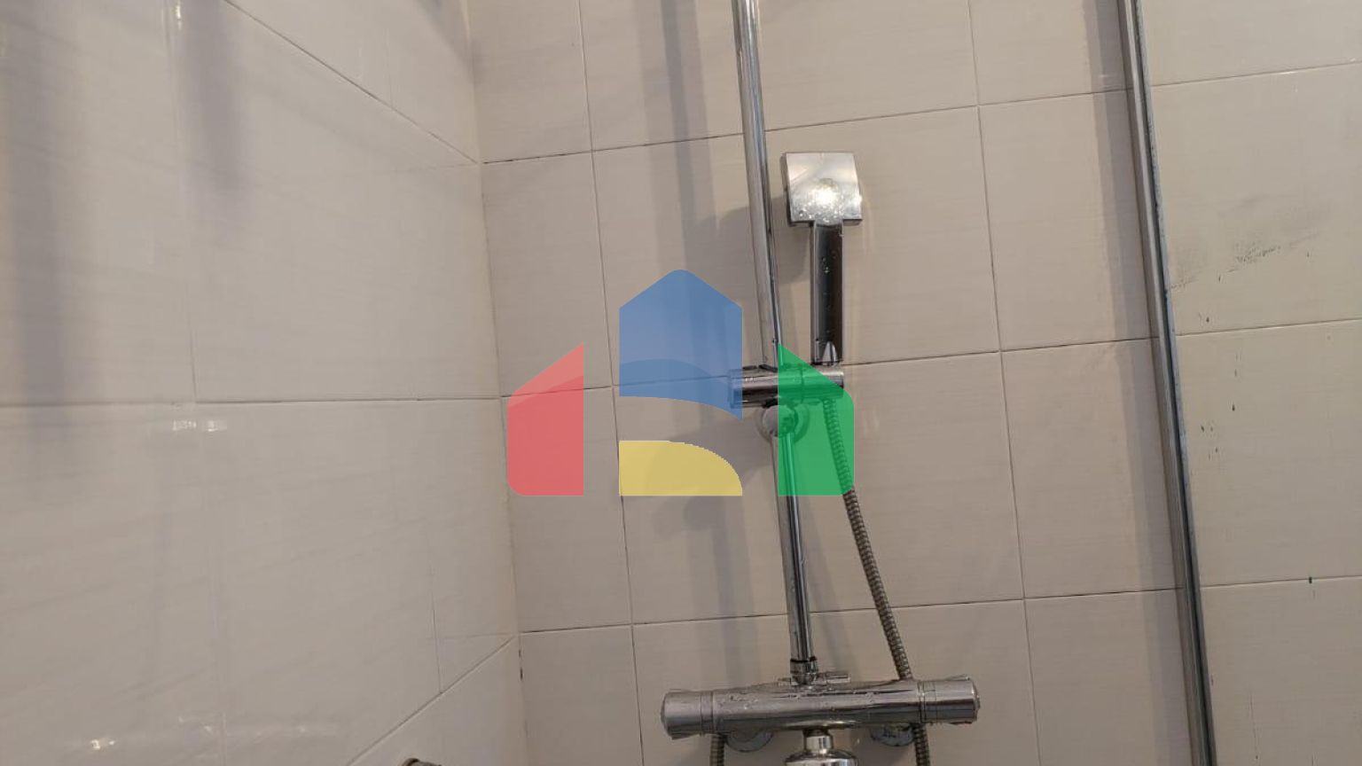 Уютная полуремонтированная квартира на пляже Кура, Торовьеха 2 СПАЛЬНИ 1 ВАННАЯ И 2 СКЛАДА в 500 метрах от пляжа