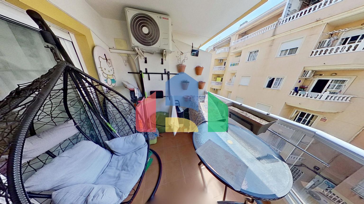 Уютная полуремонтированная квартира на пляже Кура, Торовьеха 2 СПАЛЬНИ 1 ВАННАЯ И 2 СКЛАДА в 500 метрах от пляжа