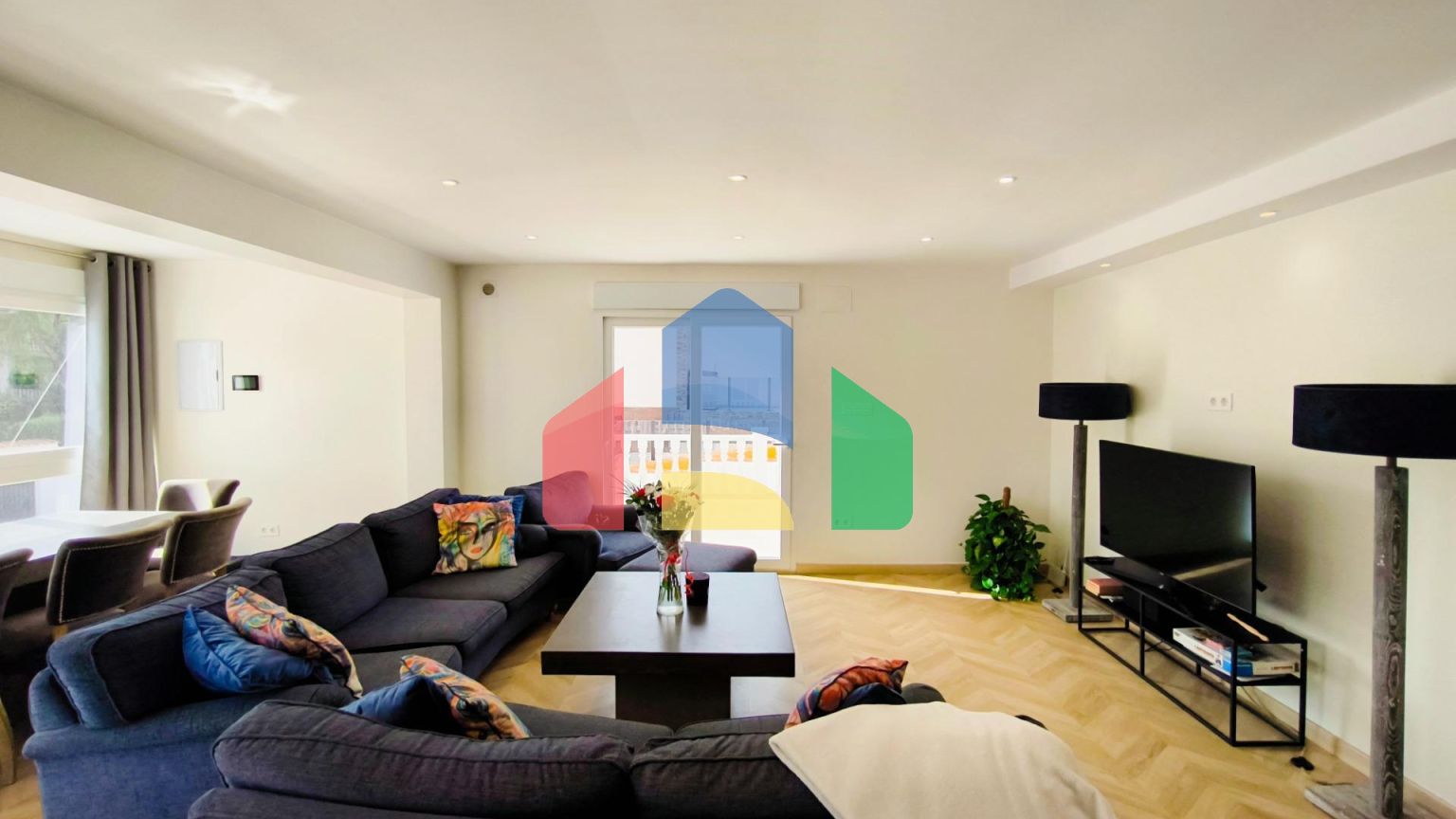 Огромная полностью отремонтированная вилла в Los Balcones, Torrevieja