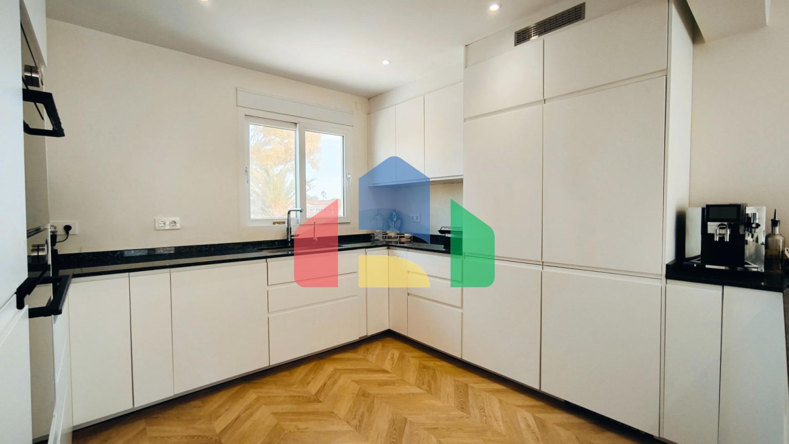 Огромная полностью отремонтированная вилла в Los Balcones, Torrevieja