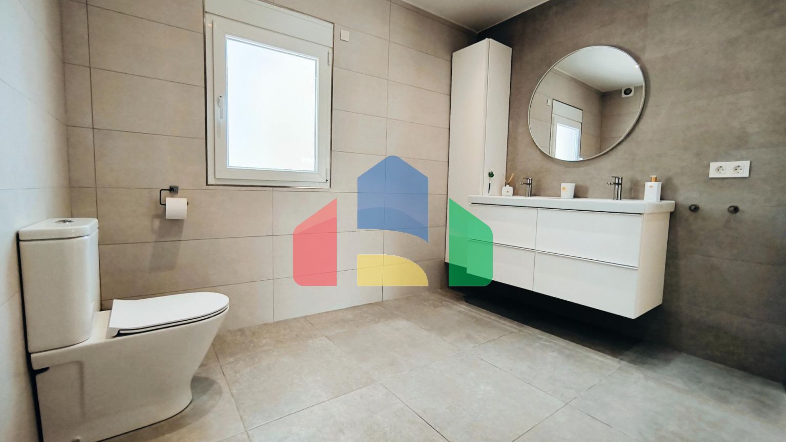 Огромная полностью отремонтированная вилла в Los Balcones, Torrevieja