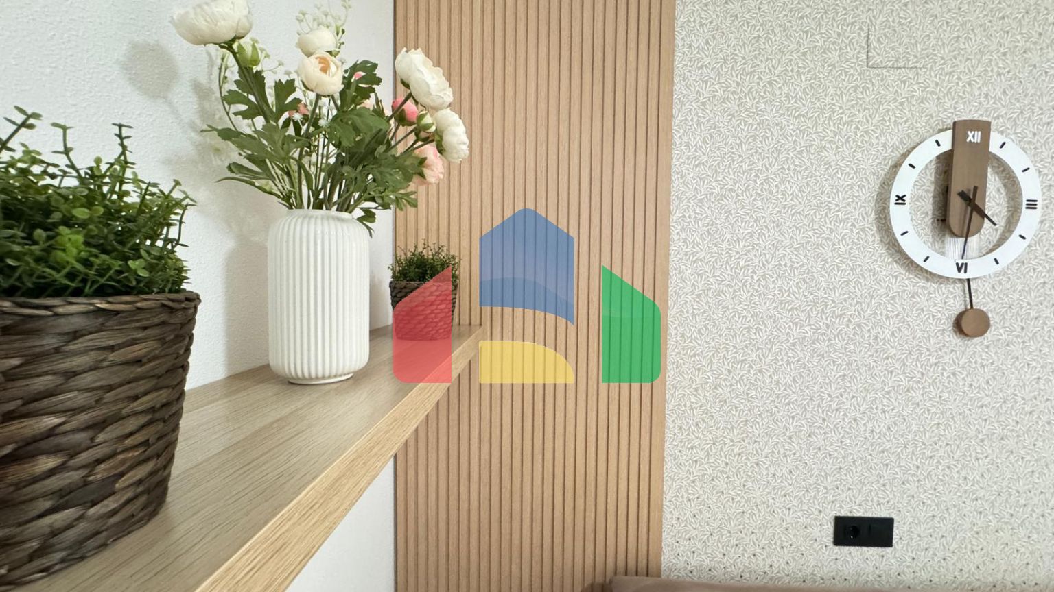 КВАРТИРА ПОСЛЕ РЕМОНТА В 400 МЕТРАХ ОТ ПЛЯЖА И ПОРТА. 3 СПАЛЬНИ. 2 ВАННЫЕ. С КЛАДОВКОЙ 17 М2.