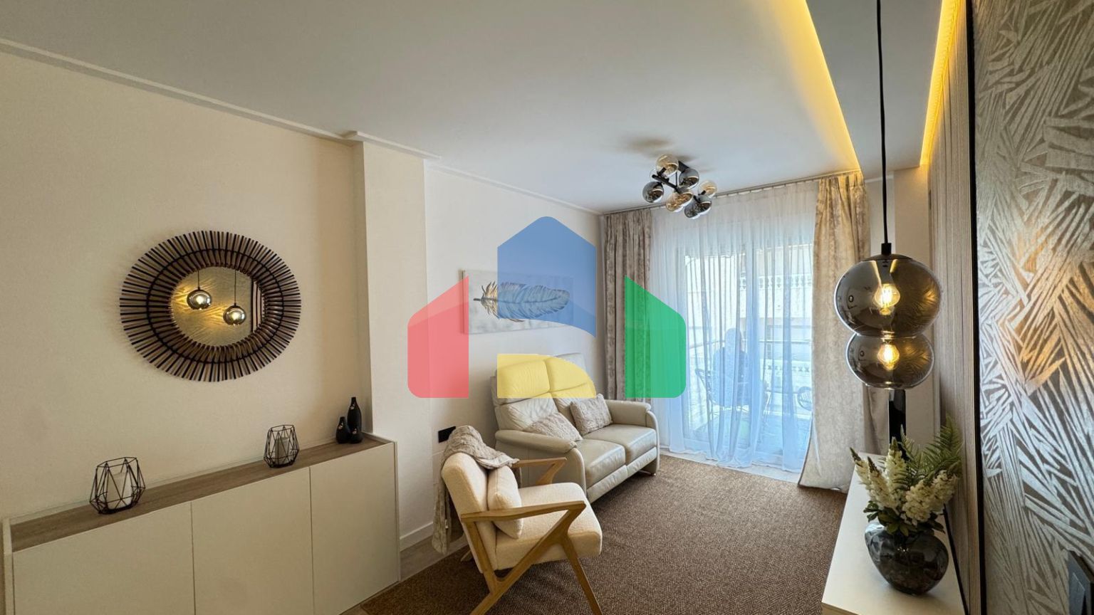 КВАРТИРА ПОСЛЕ РЕМОНТА В 400 МЕТРАХ ОТ ПЛЯЖА И ПОРТА. 3 СПАЛЬНИ. 2 ВАННЫЕ. С КЛАДОВКОЙ 17 М2.