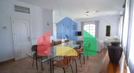 Впечатляющая отремонтированная вилла в урбанизации Торрета Флорида