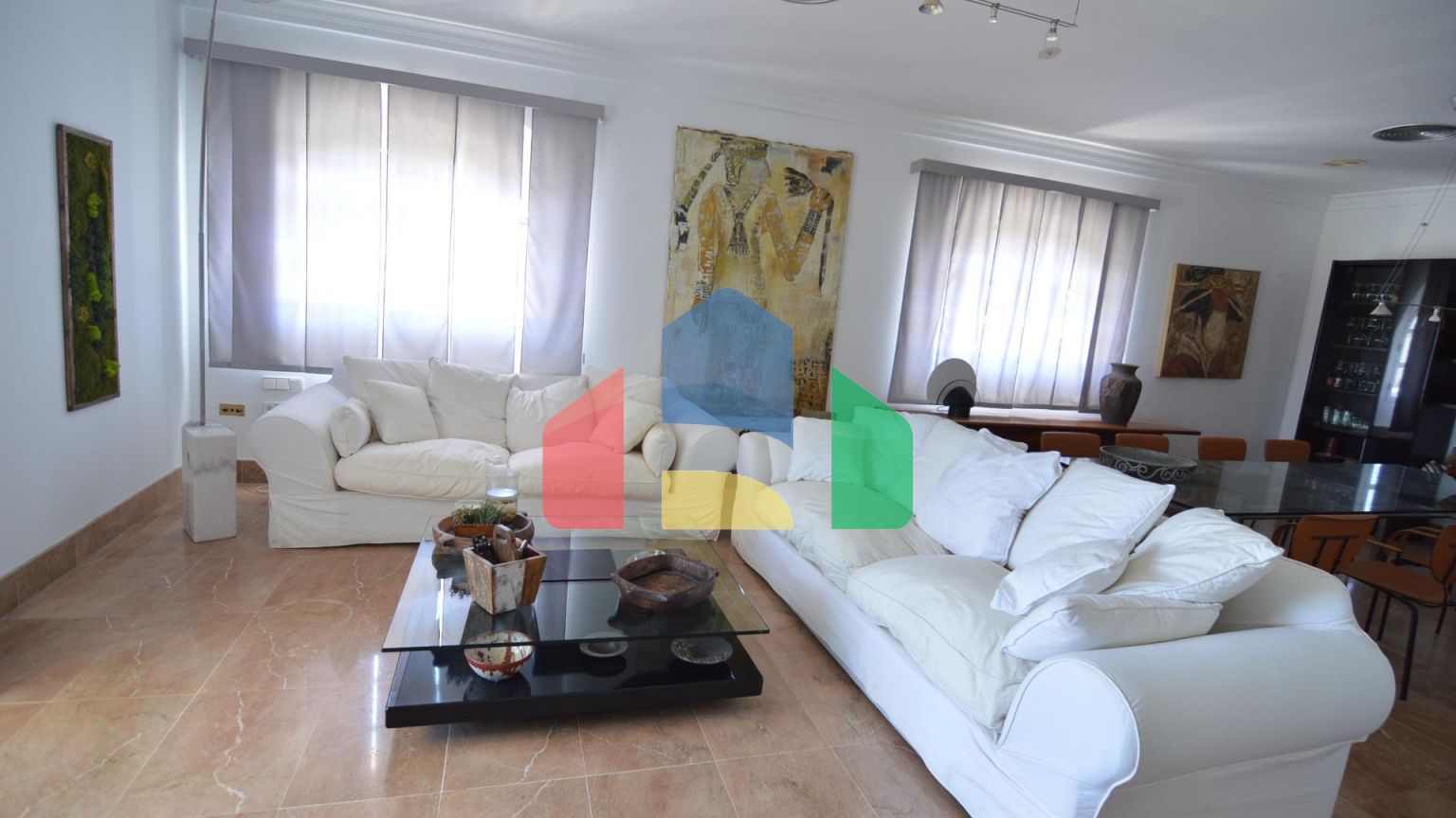 Впечатляющая отремонтированная вилла в урбанизации Торрета Флорида