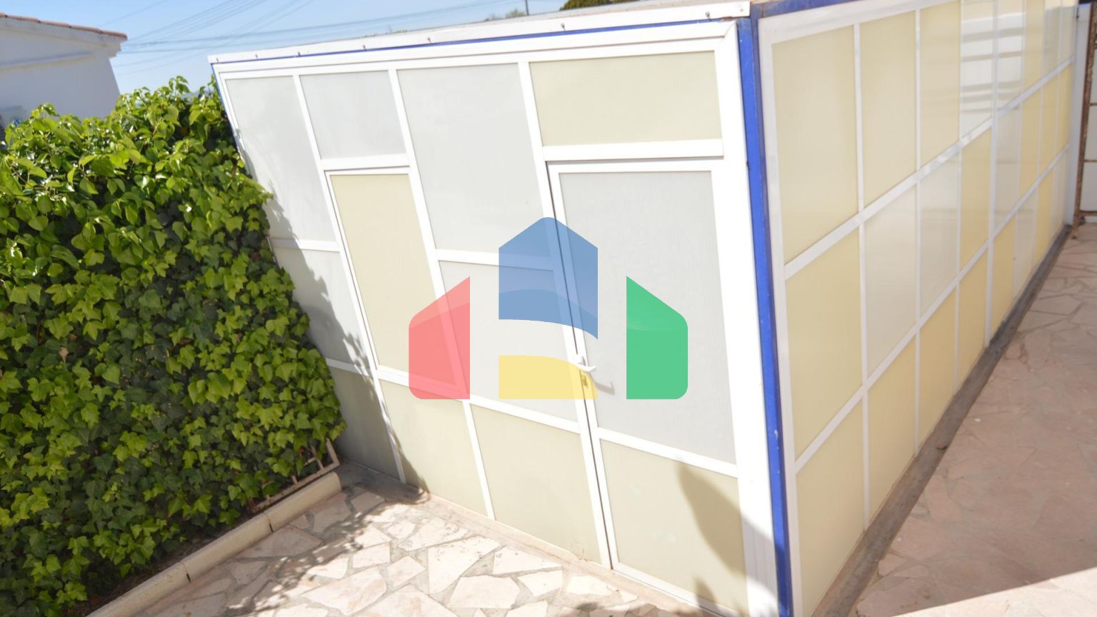 Впечатляющая отремонтированная вилла в урбанизации Торрета Флорида