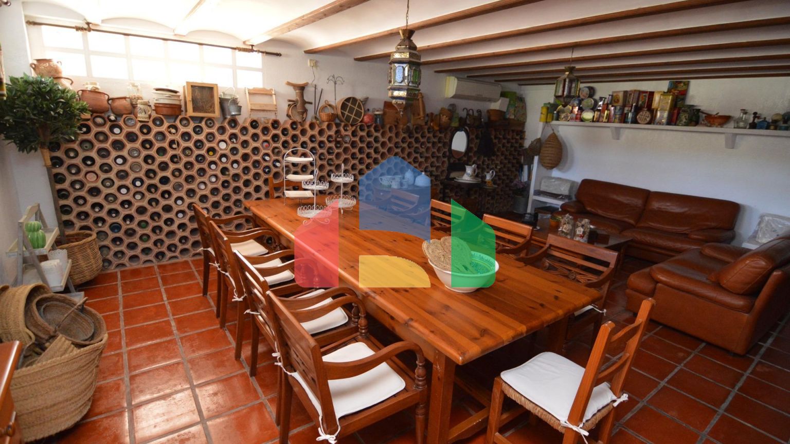 Впечатляющая отремонтированная вилла в урбанизации Торрета Флорида