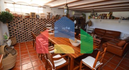 Впечатляющая отремонтированная вилла в урбанизации Торрета Флорида