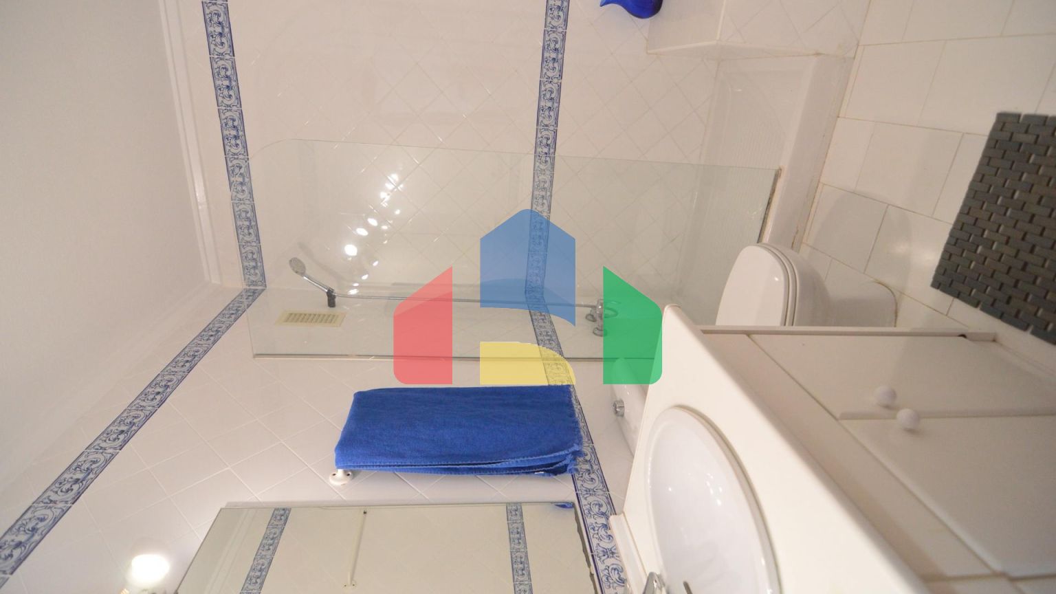 Впечатляющая отремонтированная вилла в урбанизации Торрета Флорида